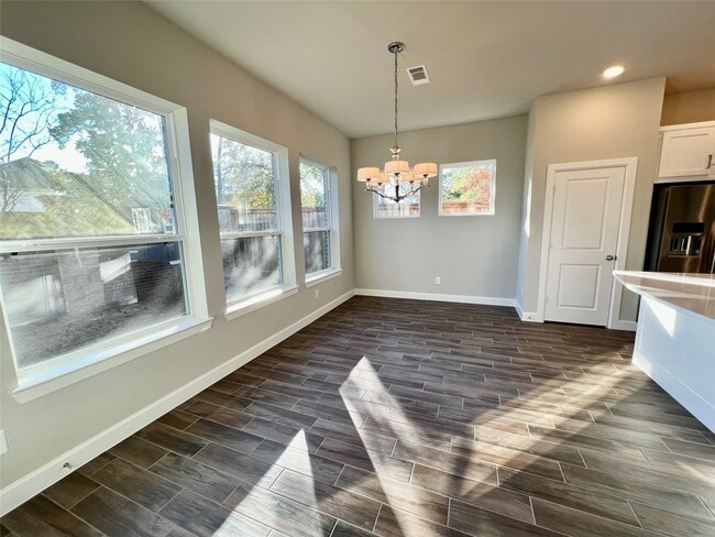 Building Photo - 547 Kingston Ln