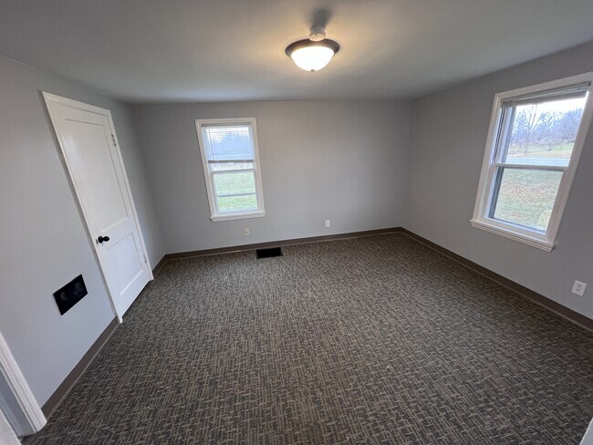 Building Photo - 3955 E Vermontville Hwy