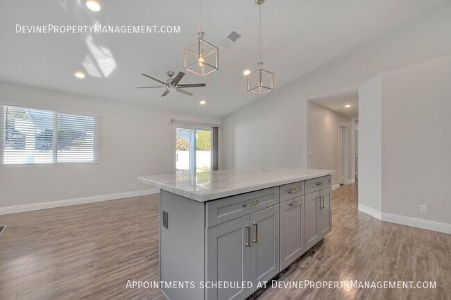 Building Photo - 9814 Hibiscus Ct