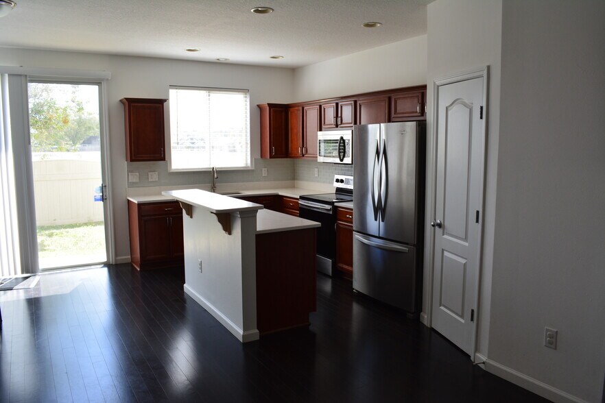Building Photo - 8828 Shell Island Dr