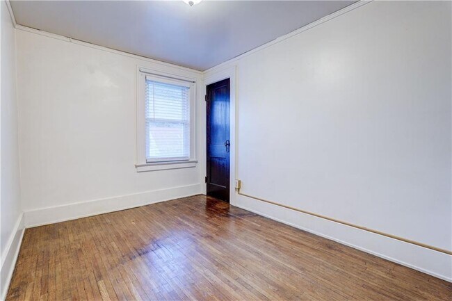 Building Photo - 27 Winston Pl