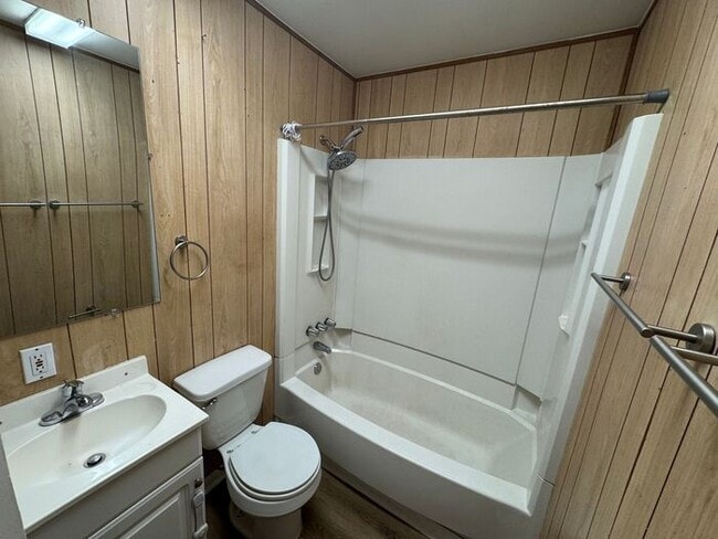 Building Photo - Cantonment - Pensacola -2 bedroom, 1 bathroom