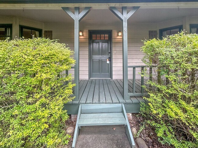 Building Photo - 2491 Annandale Dr