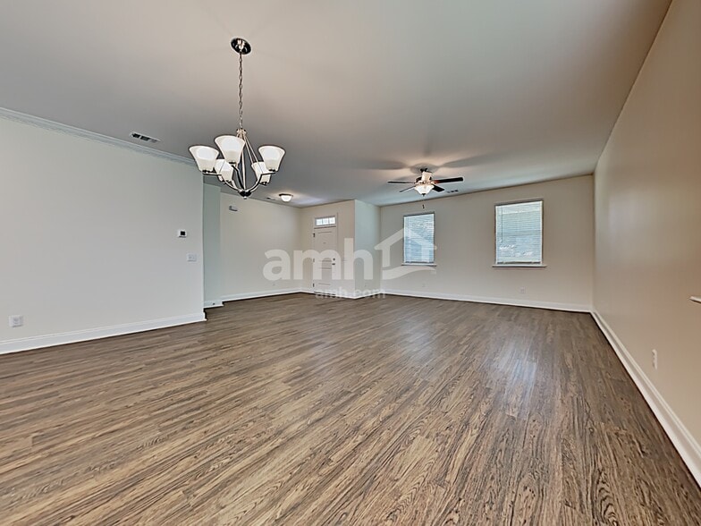 Building Photo - 107 Parkside Blvd