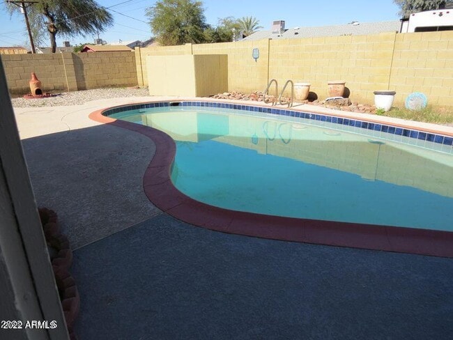 Building Photo - 3618 W El Caminito Dr