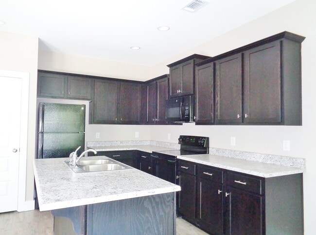 Building Photo - Home for Rent in Tuscaloosa, AL... Available to View Now!!!