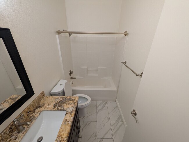 Building Photo - INVITING CONDO WITH OPEN FLOOR PLAN IN NORTHEAST LAS VEGAS