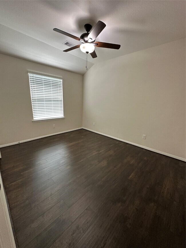 Building Photo - 16030 Dehay Ln