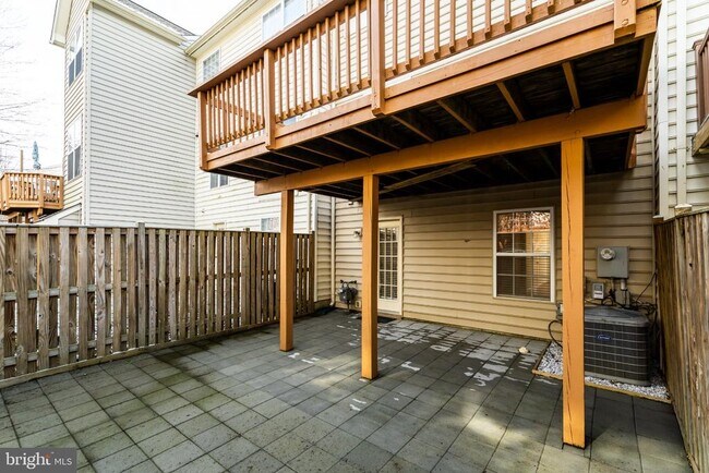 Building Photo - 2507 James Maury Dr