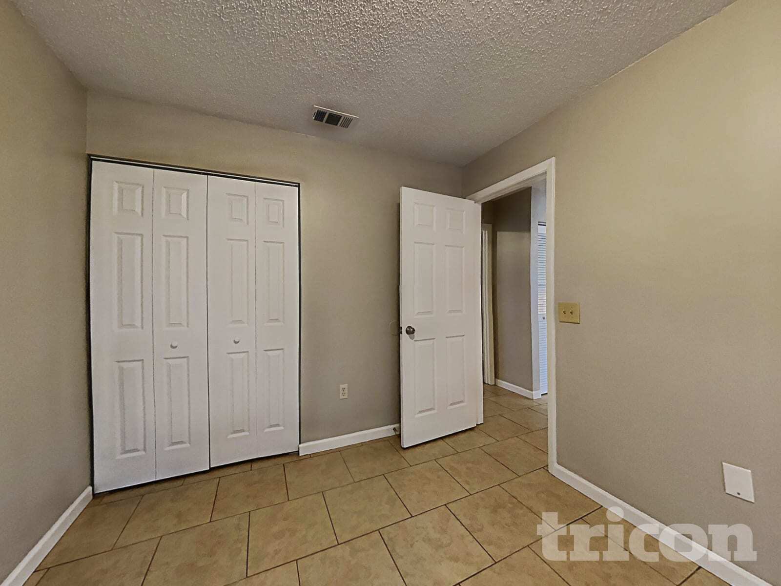 Building Photo - 2920 Malcolm Dr