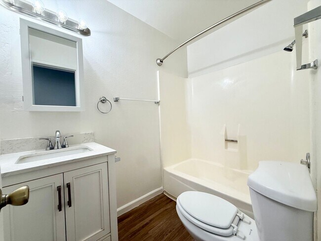 Building Photo - 2350 Sea Breeze Dr