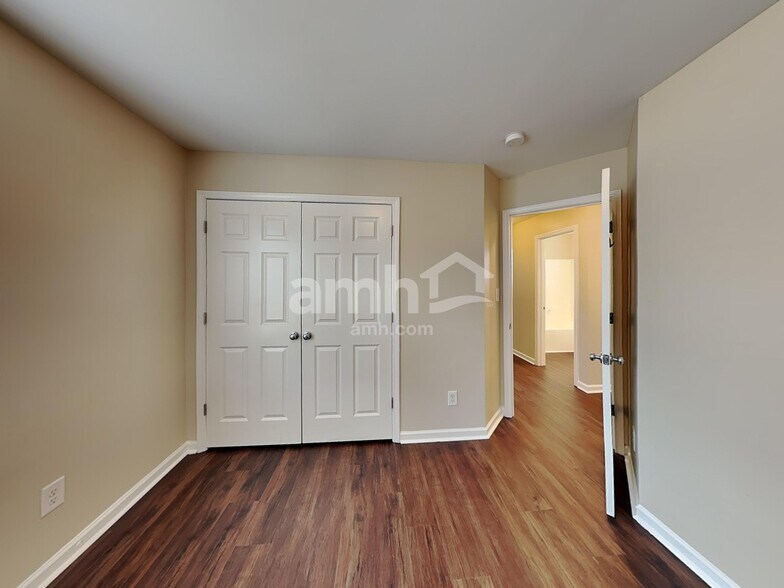 Building Photo - 392 Sweet Shrub Dr