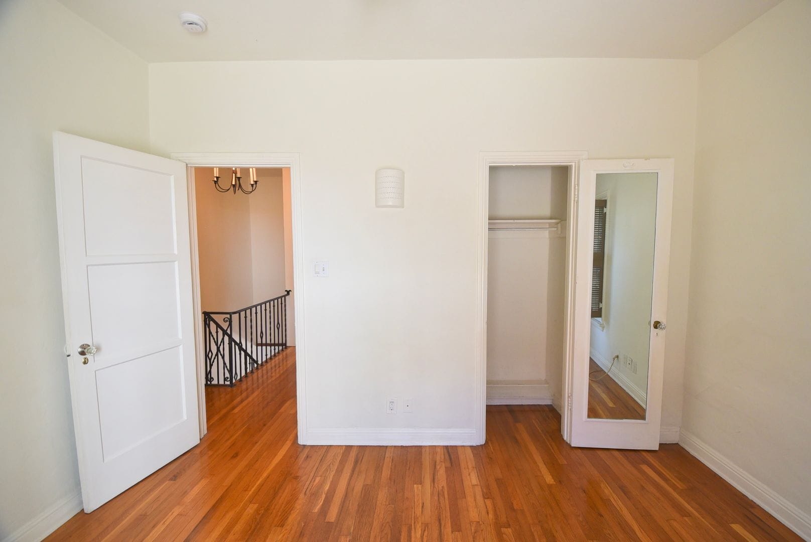 Building Photo - 2062 Argyle Ave