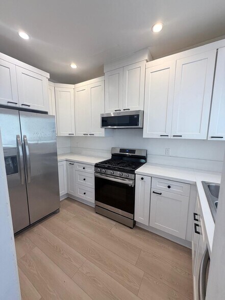 Building Photo - 437 N Spaulding Ave