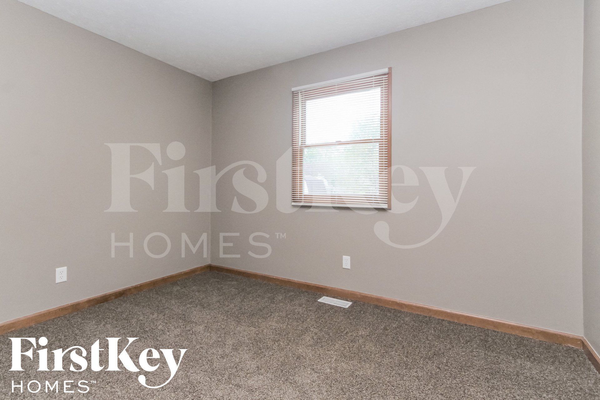 Building Photo - 2102 E Edgewood Ave