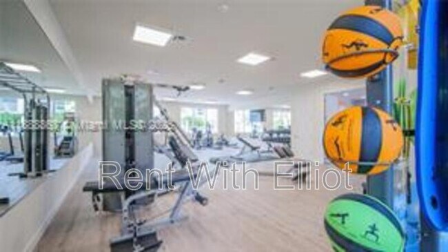 Building Photo - 610 NE 2nd St