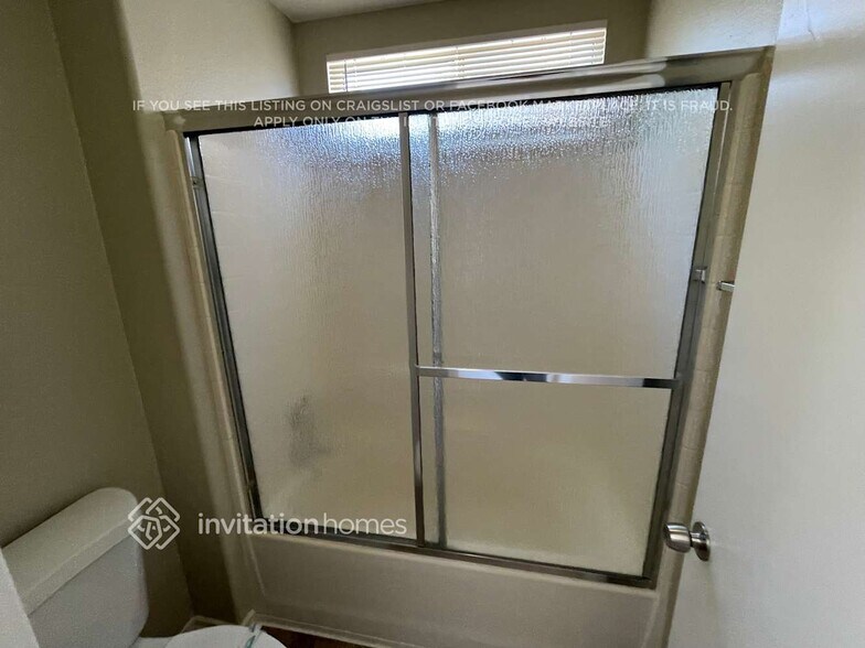 Building Photo - 42550 Blossom Dr