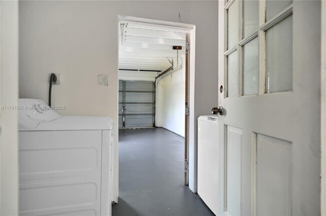 Building Photo - 30100 SW 168th Ct