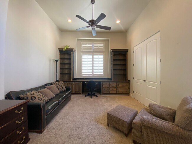 Building Photo - Unfurnished Home in Sunbrook!