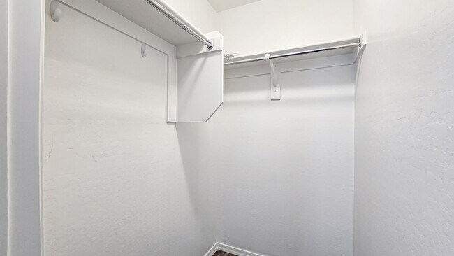 Building Photo - 1286 N 165th Dr