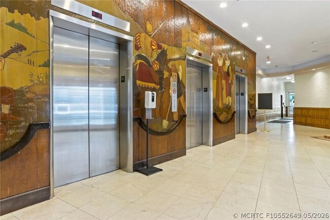 Building Photo - 3725 S Ocean Dr