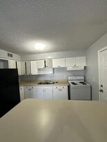 Building Photo - 712 Eaverson St