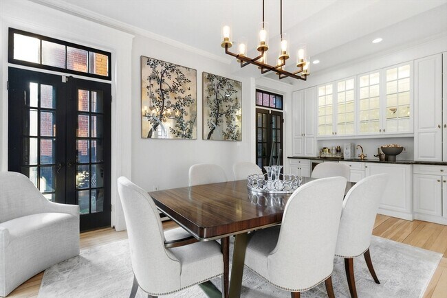 Building Photo - 50 River St