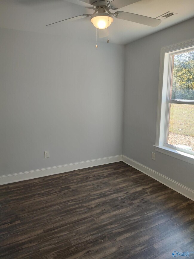 Building Photo - 100 Kaliegh Paige Cir