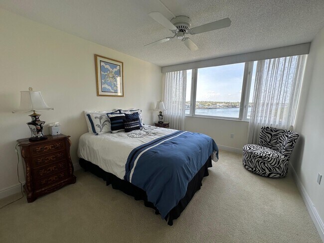 Building Photo - 3912 S Ocean Blvd