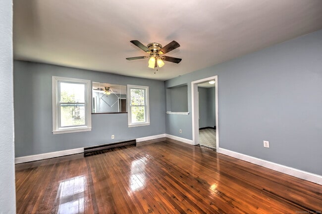 Building Photo - 22 Holmes Ave