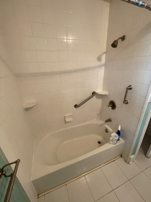 Building Photo - 203 S Withlacoochee Ave