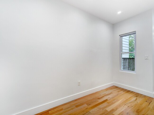 Building Photo - 151 Williams Ave