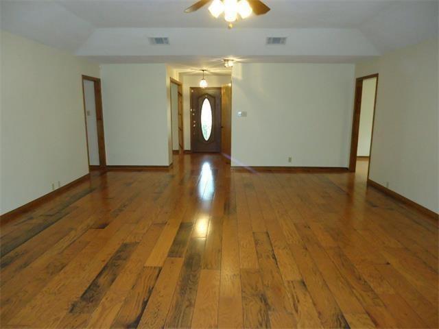 Building Photo - 9903 Grand Oak Dr