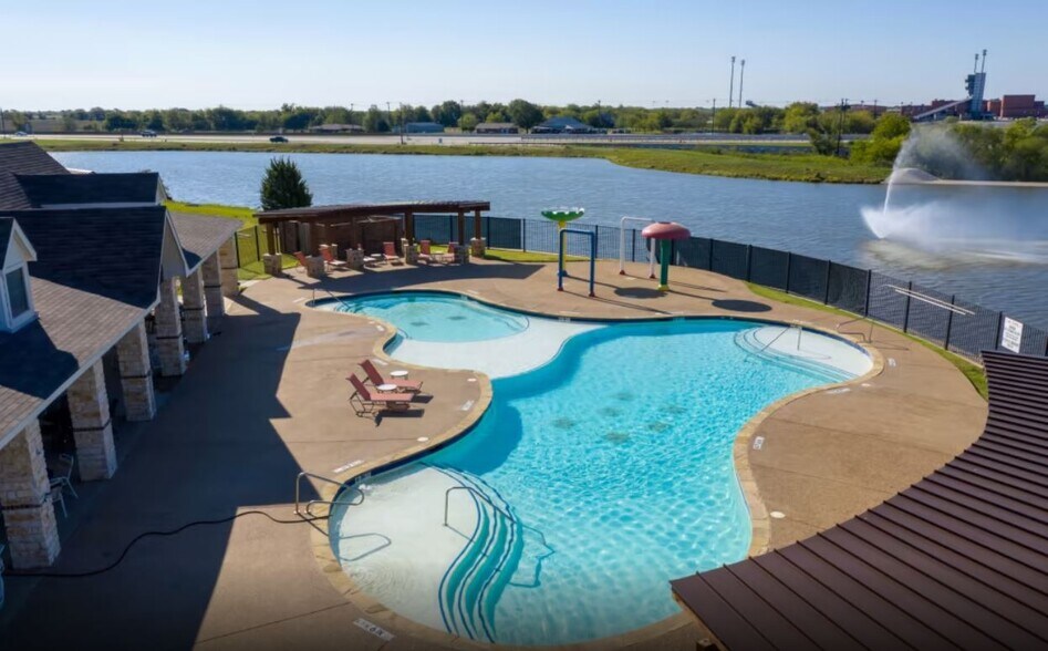 Building Photo - 1613 Applegate Way