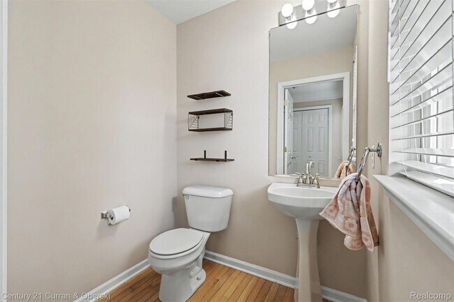 Building Photo - 7055 Oakridge Dr