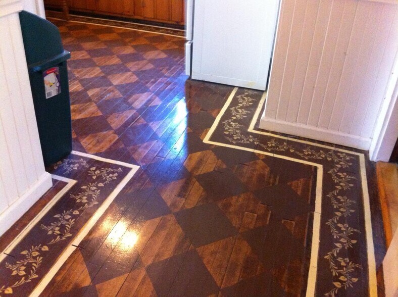 Building Photo - 31 Church St