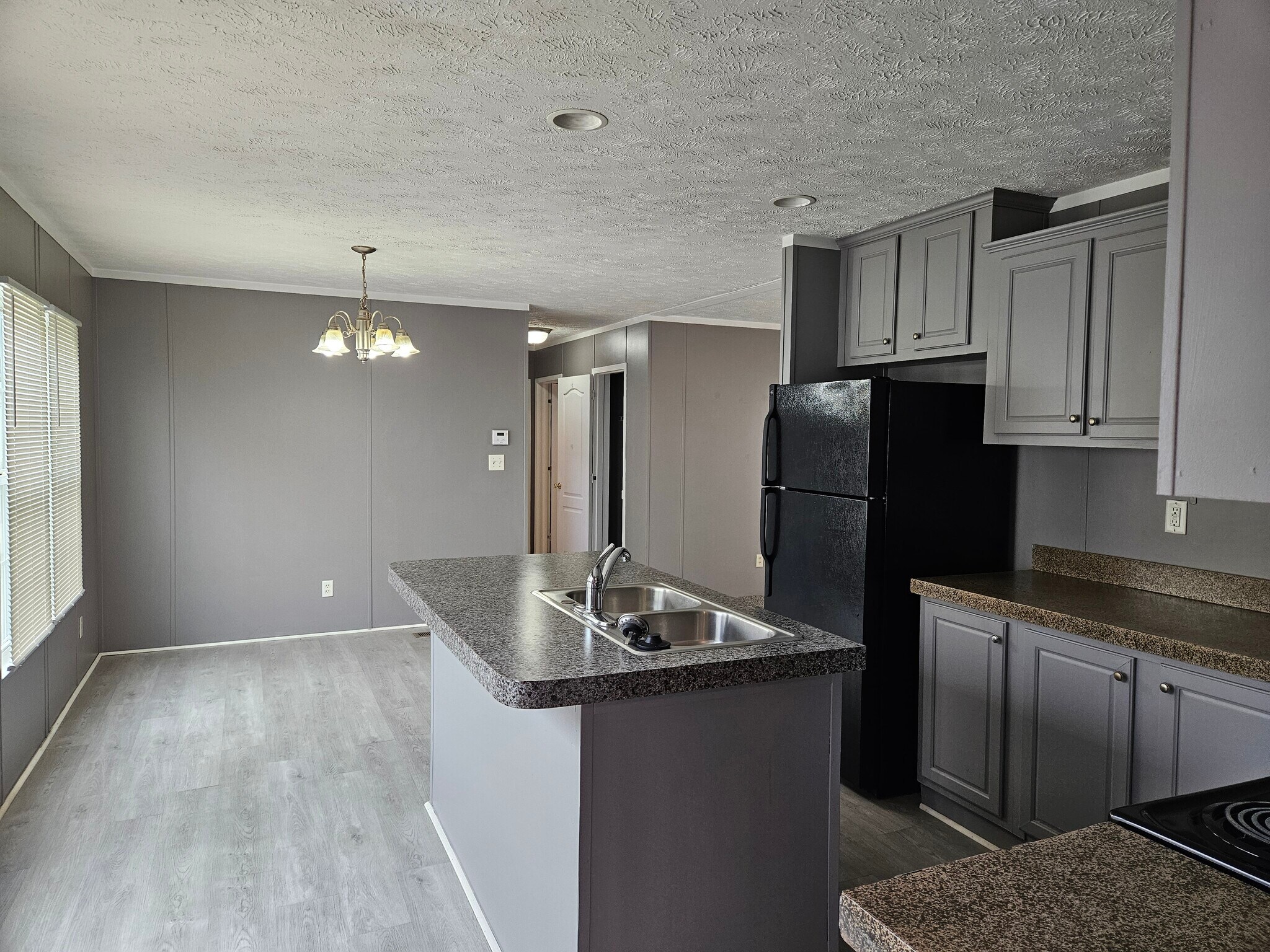 Building Photo - 94 Lynnwood Cir