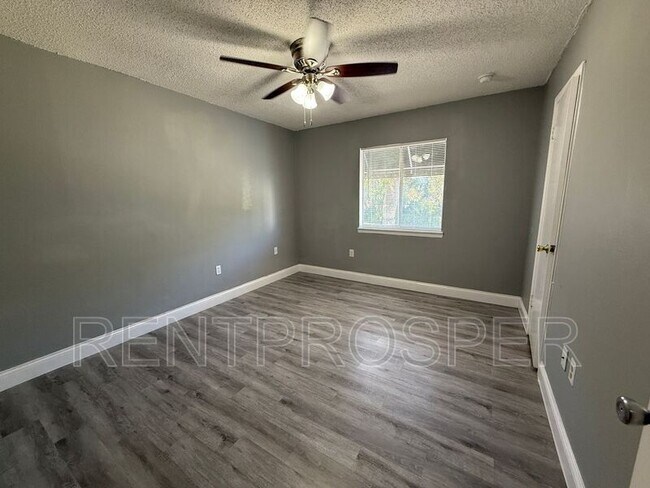 Building Photo - 4305 S Semoran Blvd