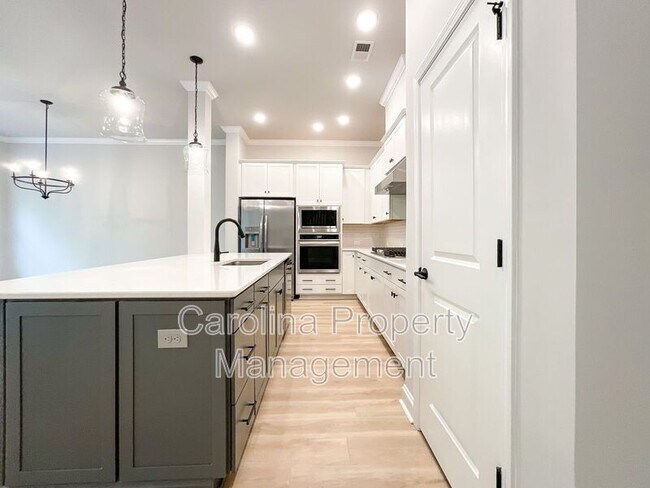Building Photo - 8229 Houser St