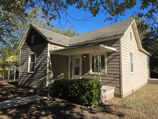 Primary Photo - 412 Park Ave