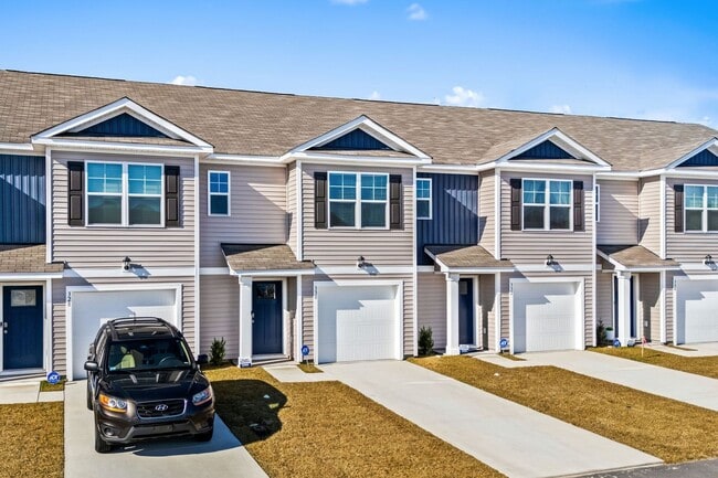 Building Photo - All Inclusive Seasonal Rental Available January 5-March 31st.