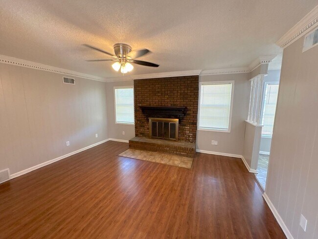 Building Photo - 4316 Springwind Rd