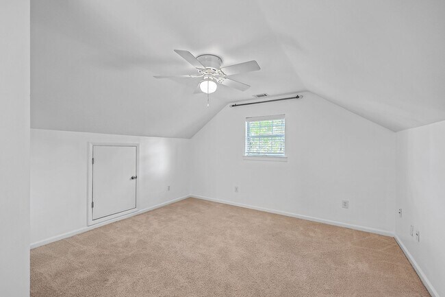Building Photo - West Point Home - Minutes from IOP!