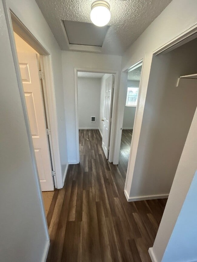 Building Photo - 576 Hill St SE