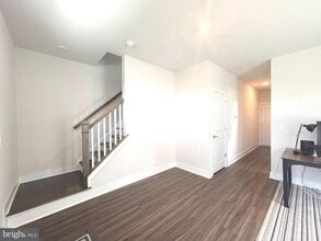 Building Photo - 135A Annapolis St