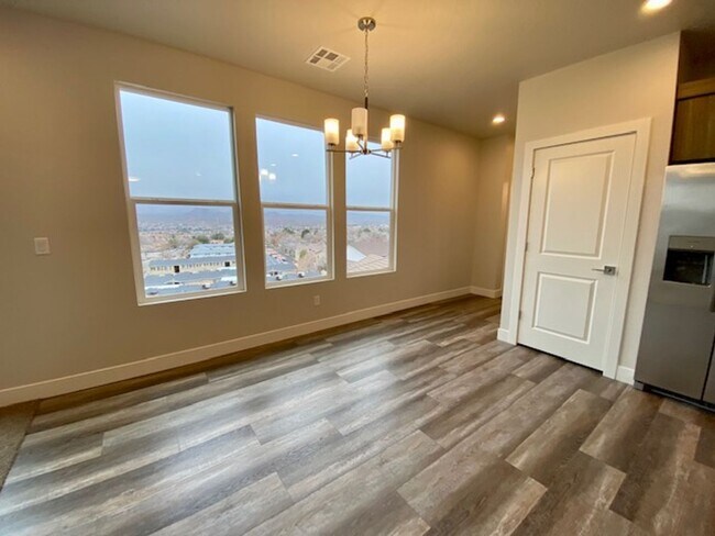 Building Photo - 438 N Stone Mountain Dr
