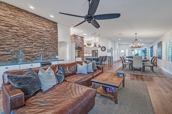 Building Photo - 3030 W Caravaggio Ln