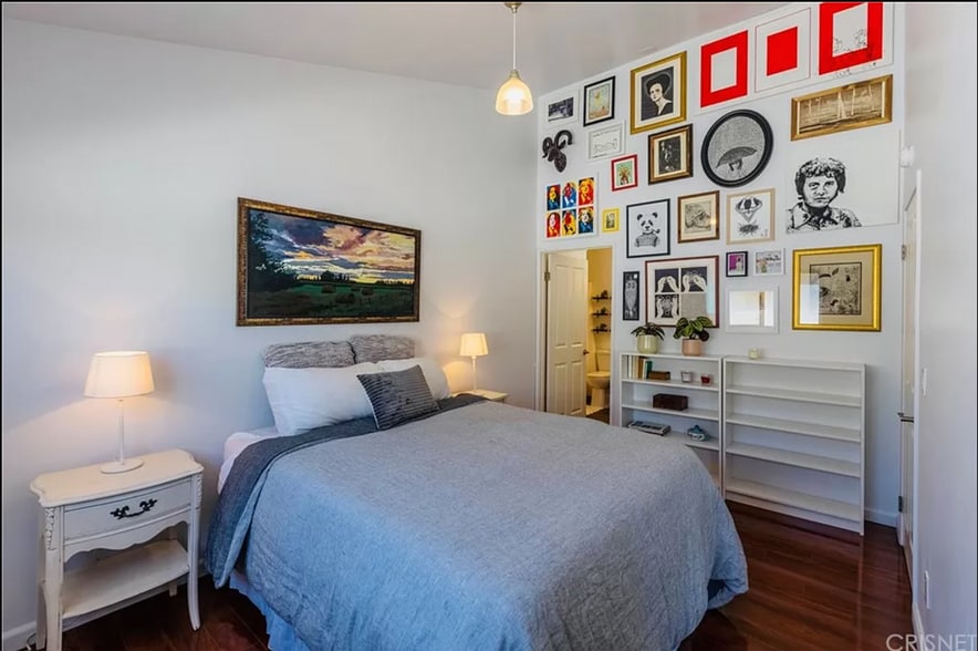 Master bedroom - 1554 N Hobart Blvd