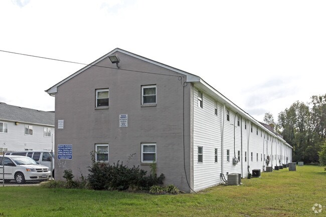Building Photo - Dot's Place Apartments
