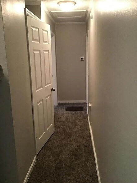 Building Photo - 1205 Widgean Dr